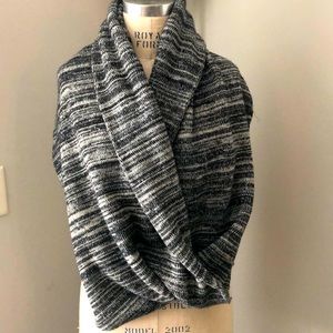 Calvin Klein Cozy Infinity Scarf